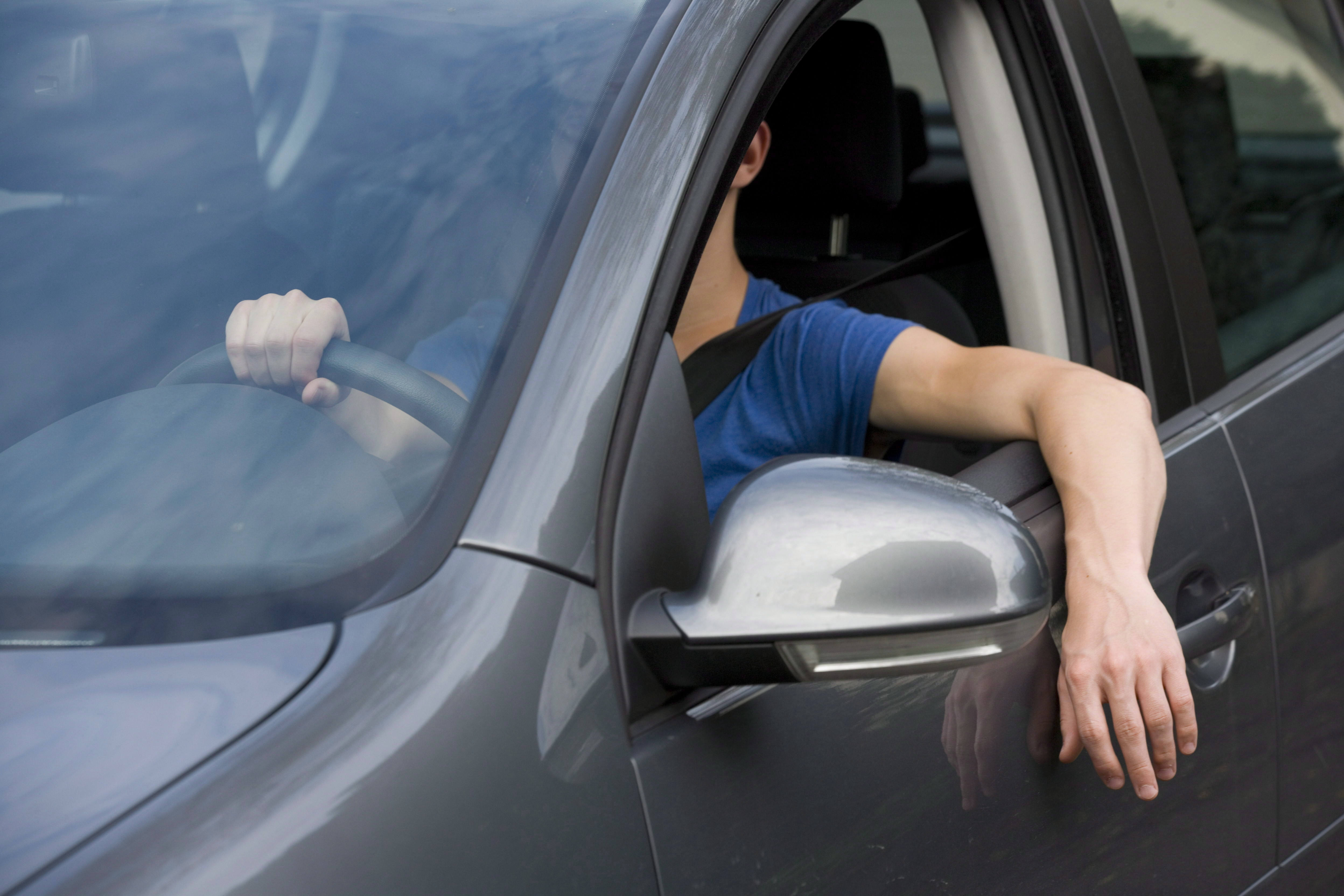 Studiu. Soferii care nu beau apa, la fel de periculosi in trafic precum cei sub influenta alcoolului