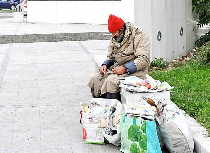Un roman fara adapost a fost gasit mort in centrul istoric al Romei, in apropiere de Colosseum