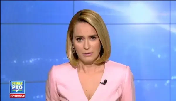 Fostul ministru Cristian David s-a botezat duminica intr-o biserica din Militari. Ceremonie live si discurs tinut in apa