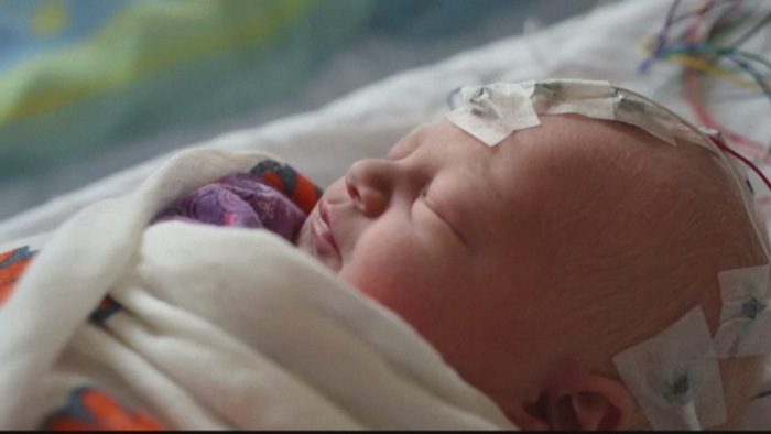 Britanicii studiaza modul in care bebelusii simt durerea. Concluzia la care au ajuns in momentul de fata
