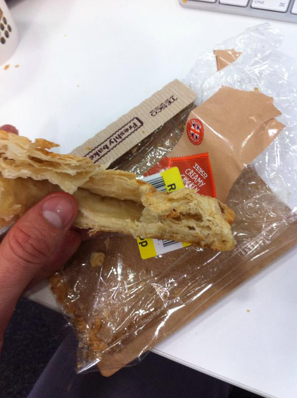 Surpriza pe care a avut-o dupa ce si-a cumparat un sandvis cu pui de la supermarket