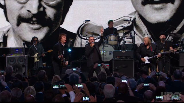 Ringo Starr a fost inclus in Rock and Roll Hall of Fame. Artistul este ultimul membru al trupei The Beatles omagiat astfel