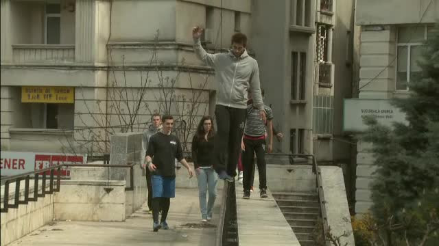 Maestrii Parkour sunt la Bucuresti si isi povestesc secretele. "Ajungi din punctul A, in punctul B cu cat mai putina energie"