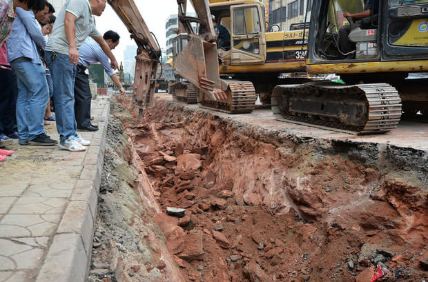 Descoperire unica in orasul din China supranumit "Patria dinozaurilor". Ce au vazut muncitorii care sapau la un drum
