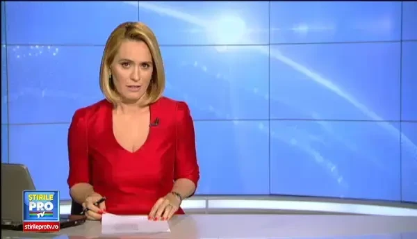 Sandra Bullock a fost desemnata de revista People cea mai frumoasa femeie din lume in 2015: Fumusetea sta in simplitate