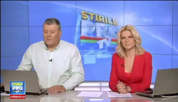 Entuziasm pe strazile din Targu Jiu, unde doi elefanti s-au plimbat nestingheriti printre localnici