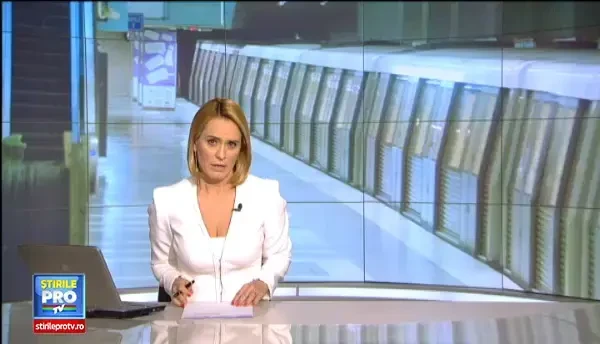 Un barbat de 47 de ani s-ar fi aruncat in fata metroului. Reflexele conductorului, care a franat rapid, i-au salvat viata