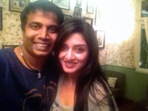 Barbatul din India care si-a propus sa se vada in fiecare zi cu alta femeie, timp de un an. Cate intalniri a avut pana acum