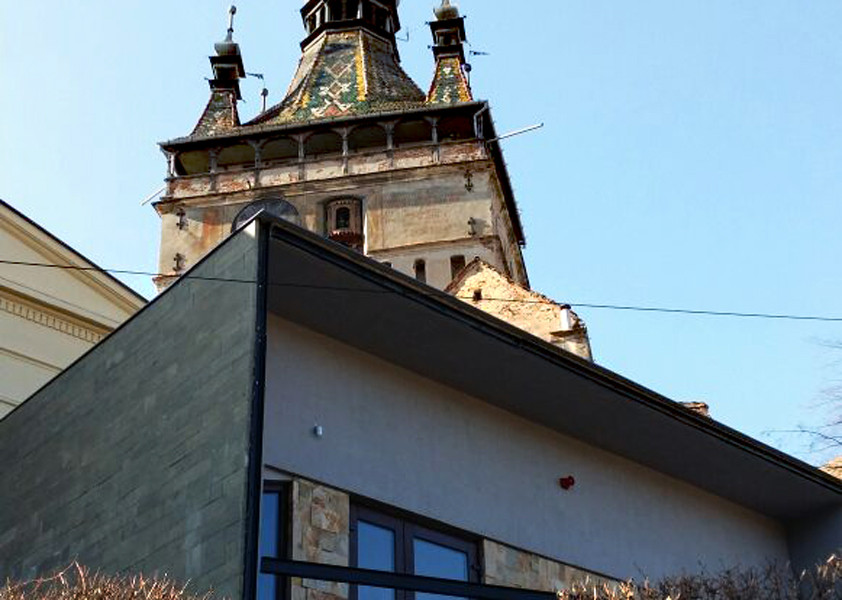 Primaria din Sighisoara a construit un centru turistic care alunga vizitatorii. De ce risca orasul sa iasa de pe lista UNESCO
