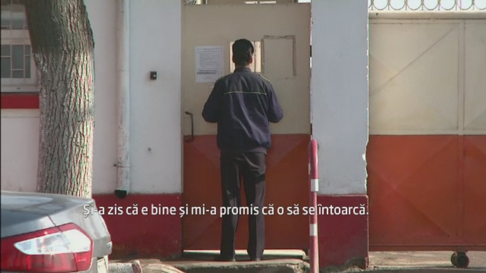 Peste 20.000 de copii din tara au cel putin un parinte dupa gratii. Riscul sa ajunga si ei la inchisoare e de 3 ori mai mare