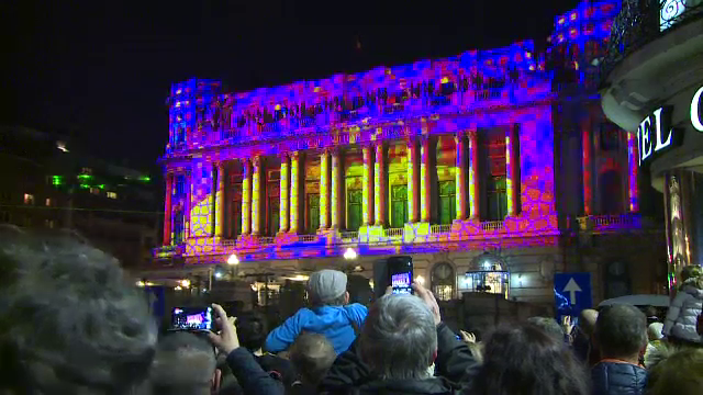 Festivalul International al Luminii. Mii de bucurestenti, fascinati de proiectiile spectaculoase care au transformat Capitala