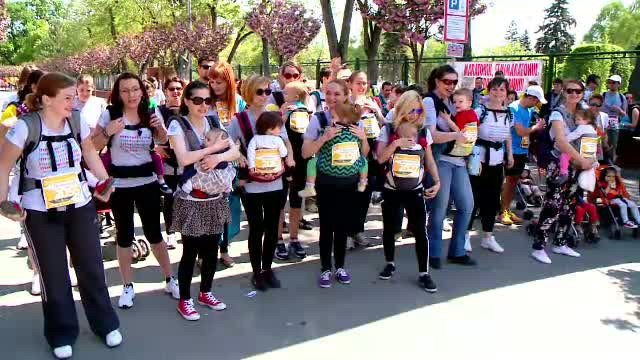 Au alergat cu bebelusii la piept pentru o cauza nobila. Cati bani s-au strans la evenimentul caritabil "Timotion"