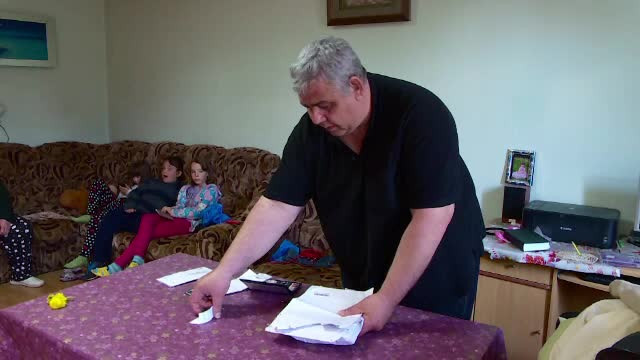 Femeia care s-a sinucis din cauza datoriilor lasa in urma sa o drama cutremuratoare. Ce a gasit sotul ei intr-o punga