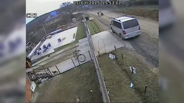 Cazul barbatului din Iasi, batut cu batele de doi indivizi. Politistii au deschis dosar penal pentru toti protagonistii