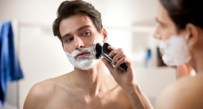 (P) Beneficiaza de un barbierit perfect cu Philips S9000