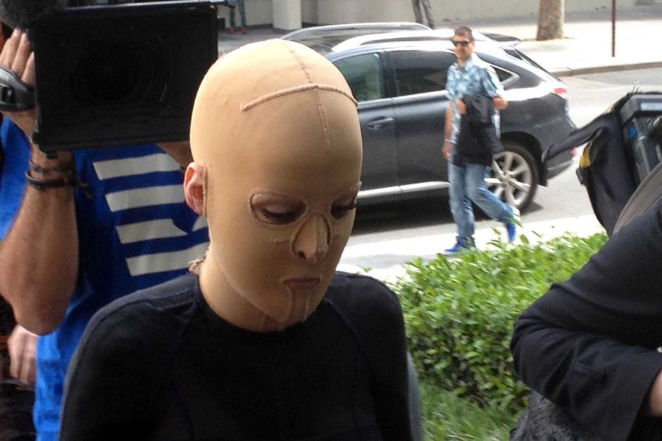 Femeia care a condamnat-o pe viata la un chip plin de cicatrice vrea sa i se reduca sentinta de 17 ani de inchisoare. FOTO