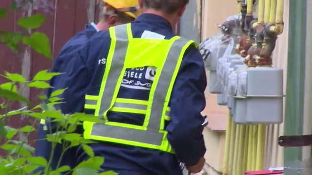 Explozie puternica intr-un bloc din Pitesti. Un adolescent care isi facea de mancare a fost la un pas de tragedie