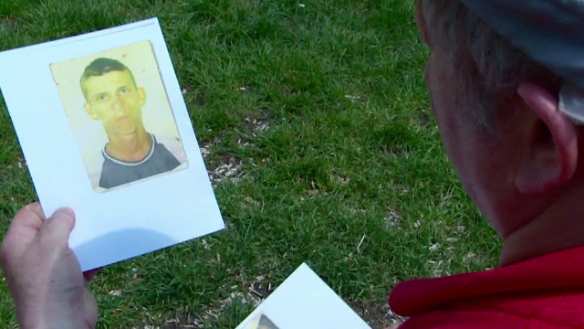 Un tanar bolnav de schizofrenie a disparut de acasa de 3 saptamani. Baiatul nu si-a luat medicamentele si ar putea fi agresiv