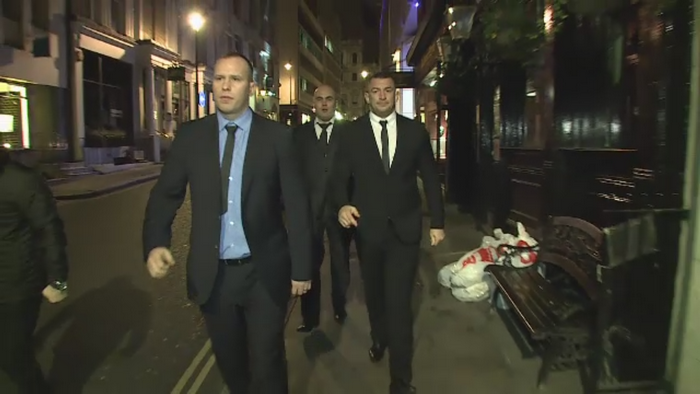 Romanii pentru care o nota de plata de 100.000 de lire sterline e o banalitate. Cat de greu e sa raspunzi de bogatii lumii