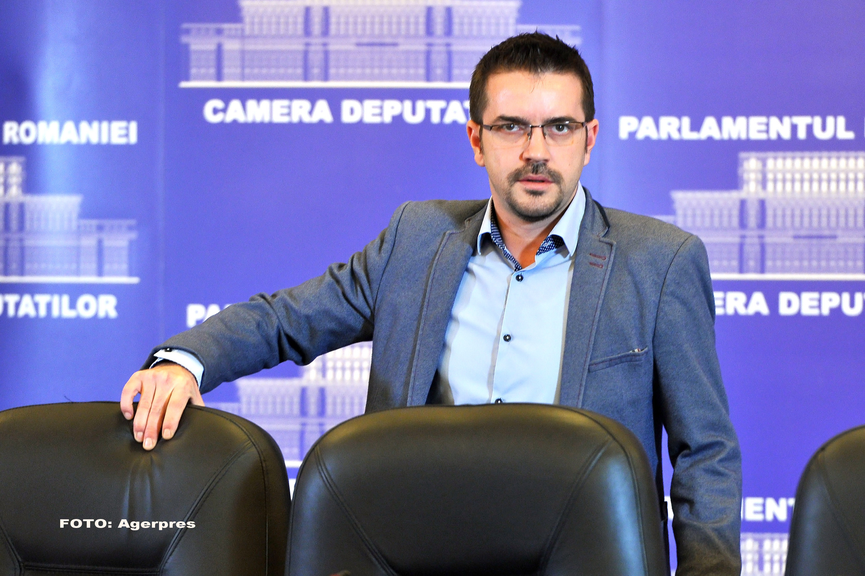 Un deputat vrea revenirea la denumirea de "tigani" a persoanelor "de etnie roma": "Sa nu se mai confunde roman cu rom"