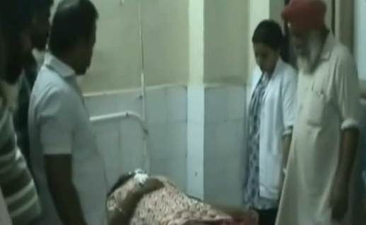 Teroare intr-un autobuz in India. O fata a murit dupa ce a fost aruncata in mers de barbati care incercau sa o molesteze