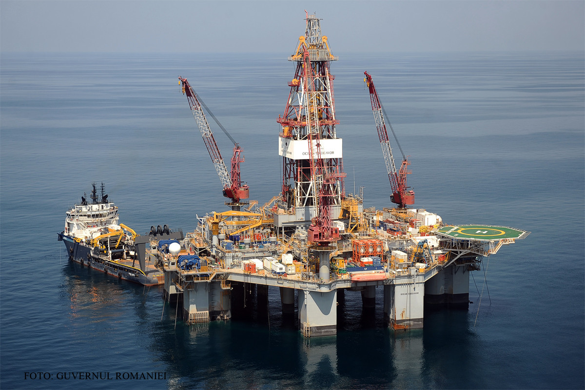 Romania, depozitul de carburanti al Europei care se goleste in fiecare an. Cat din petrolul romanesc vine din mare