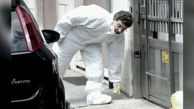 Suspect retinut in cazul romancei impuscata in Italia. O hartuia de mai mult timp si nu avea voie sa se apropie de casa ei