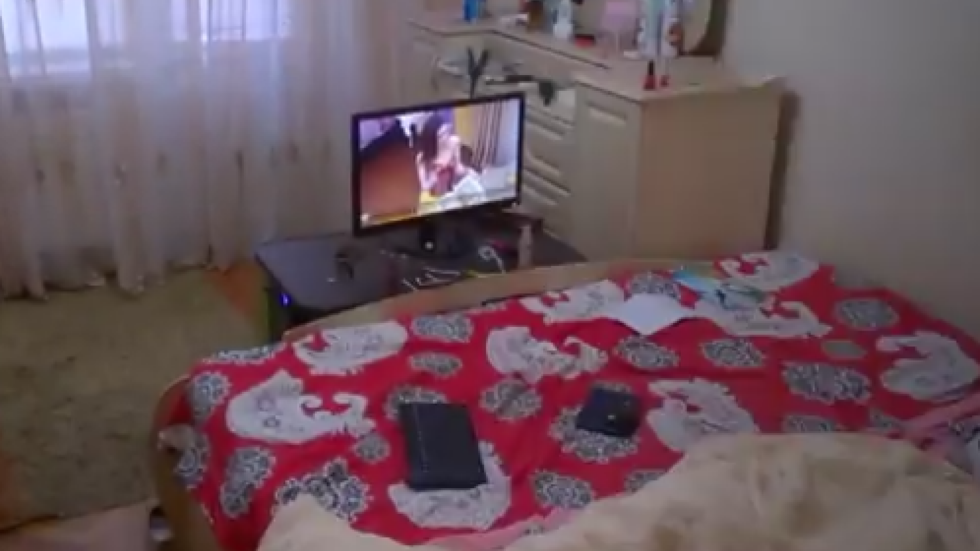 Videochat cu 19 tinere in apartamente din Chisinau, printre care si o minora, deconspirat de politie: "Dansez, ma dezbrac"