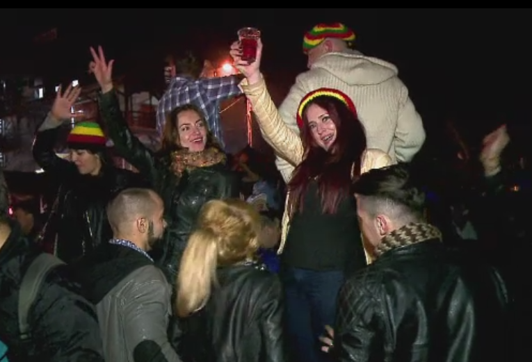 Final de 1 Mai in Vama Veche. Cum au lasat petrecaretii plaja, dupa vacanta. FOTO