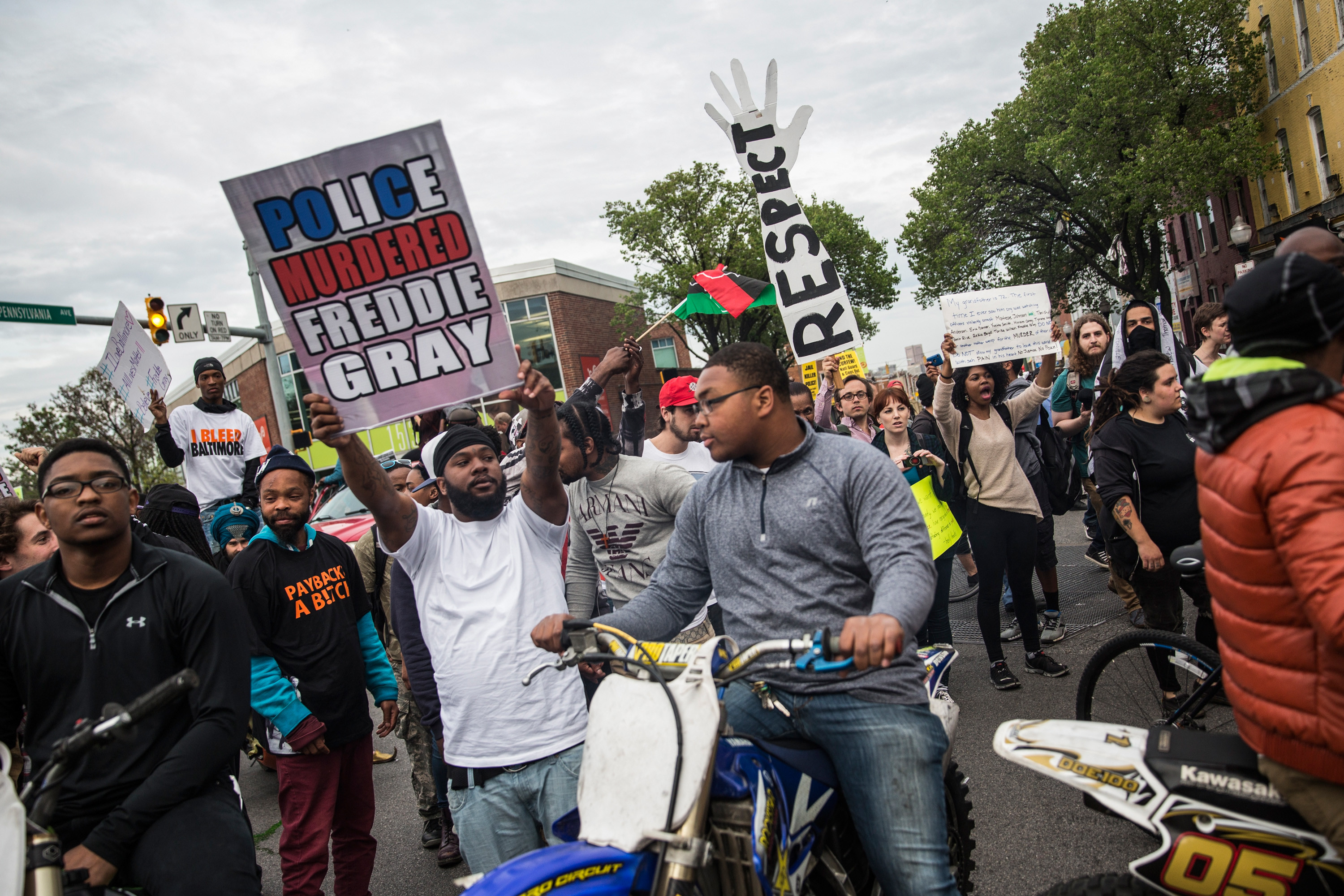 Sase politisti americani, pusi sub acuzare pentru moartea lui Freddie Gray. Avocatul acestora critica "nerabdarea" justitiei