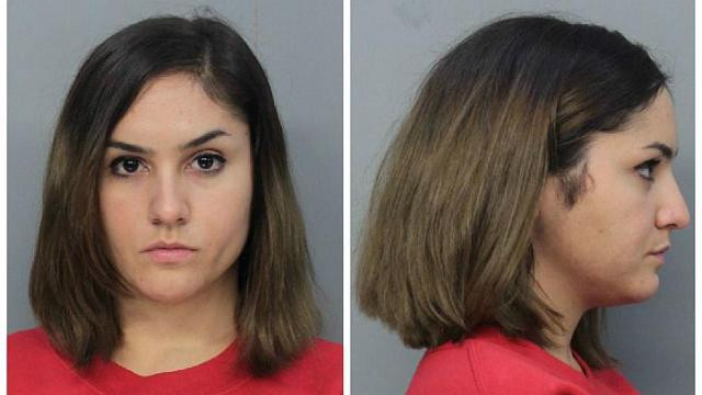 O tanara din SUA a intrat cu masina intr-un camion, iar prietena ei a murit. Ce mesaje trimisese soferita cu 3 minute inainte