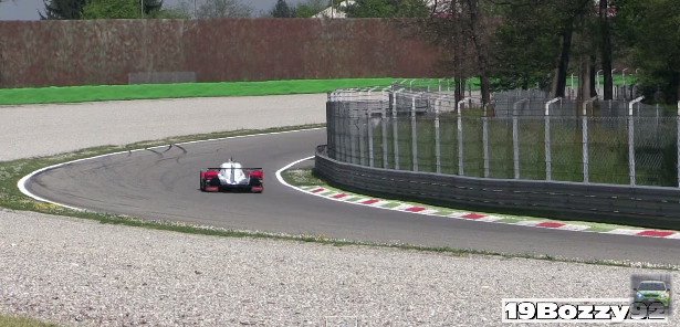 Ai auzit vreodata cum suna un Audi la peste 300 km/h? VIDEO