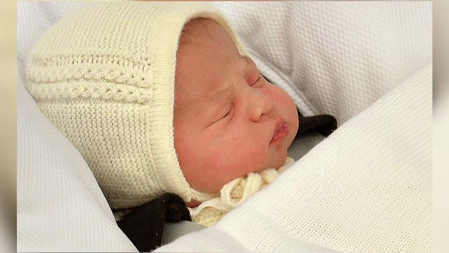 Printesa de Cambridge a fost vizitata in prima zi de viata de rudele apropiate. Numele bebelusului inca nu a fost ales