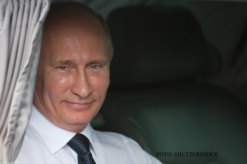 Vladimir Putin dupa perdea