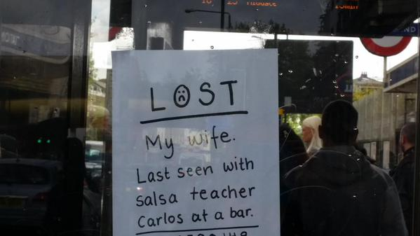 "Ultima data a fost vazuta cu Carlos". Afisele cu care un barbat din Marea Britanie incearca sa isi gaseasca sotia