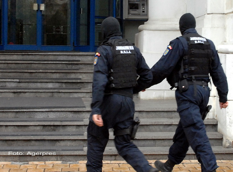 Perchezitii DNA la sediul CJ Suceava si alte institutii publice. Presedintele Consiliului si un senator, vizati de ancheta