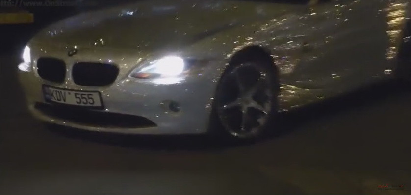 Made in Moldova: cum arata un BMW Z4 acoperit cu 250 000 de cristale Swarovski! VIDEO