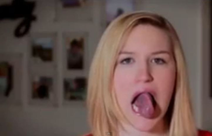 O tanara din SUA, pe cale sa intre in Cartea Recordurilor. Limba ei are peste 10 cm: "Lumea ma acuza ca nu este reala"