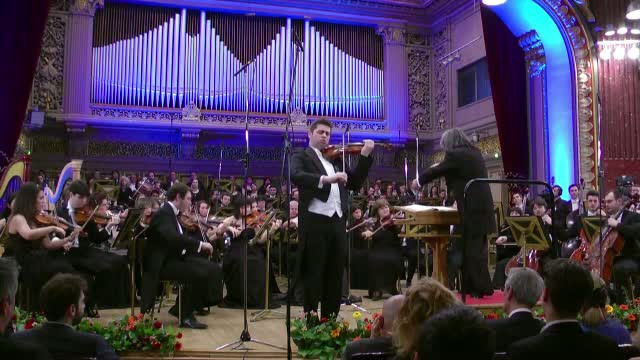 Este profesor de renume in Anglia si se mandreste cu George Enescu si Dacia sa din 1972. Povestea violonistului Remus Azoitei