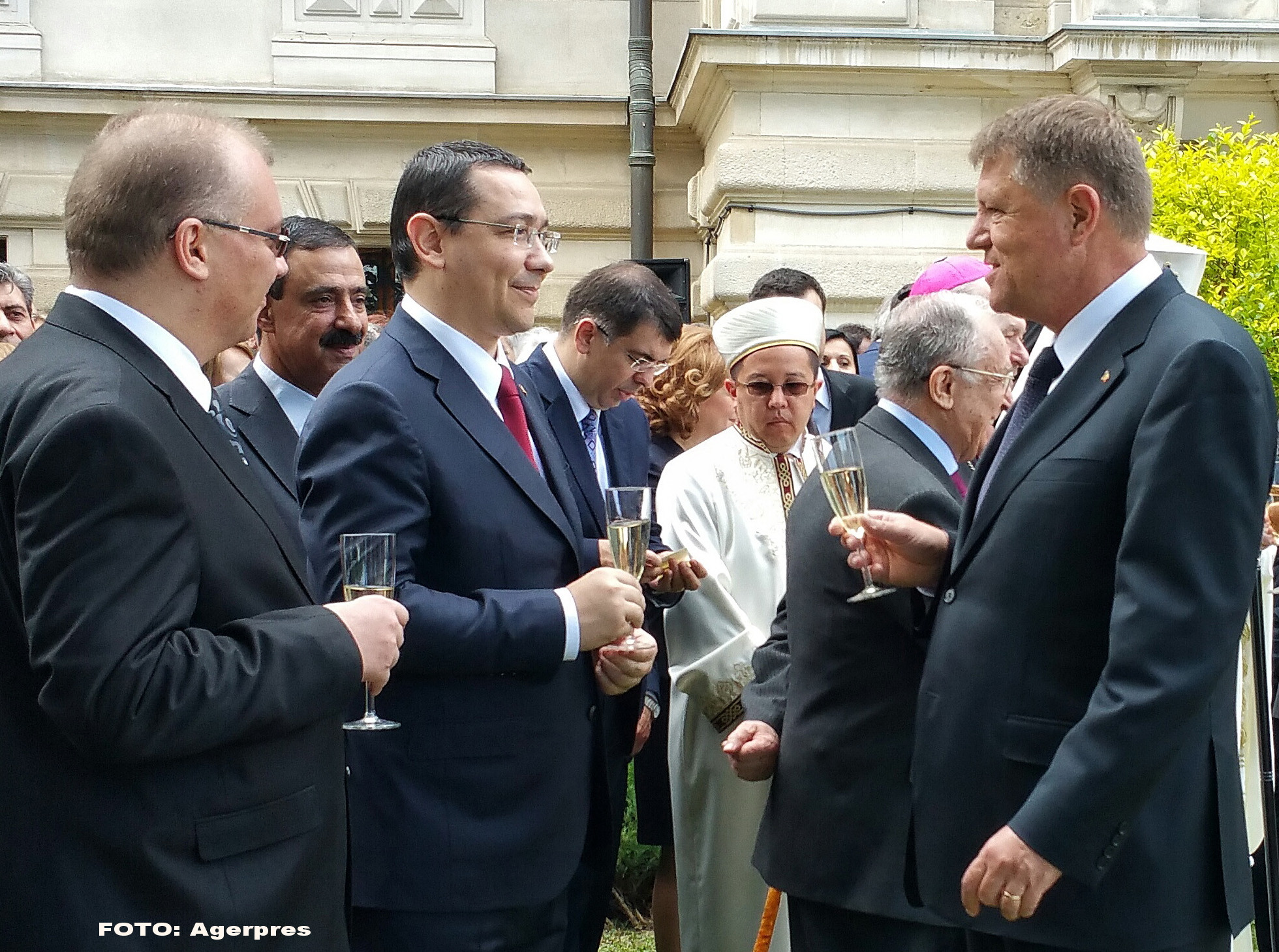 Victor Ponta s-a vazut cu Klaus Iohannis, dupa ce a fost criticat pentru cardul de sanatate: "Ghinion!"