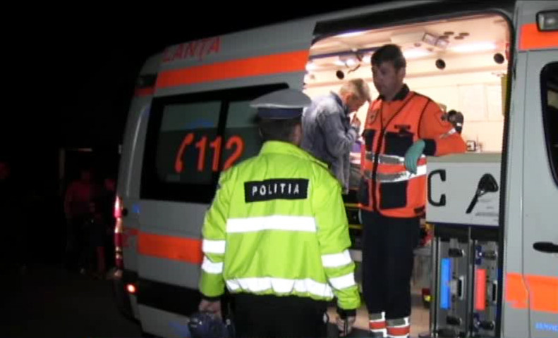 O femeie din Braila s-a aruncat de pe schela unei biserici, dupa ce si-a dat foc. Cum au gasit-o paramedicii