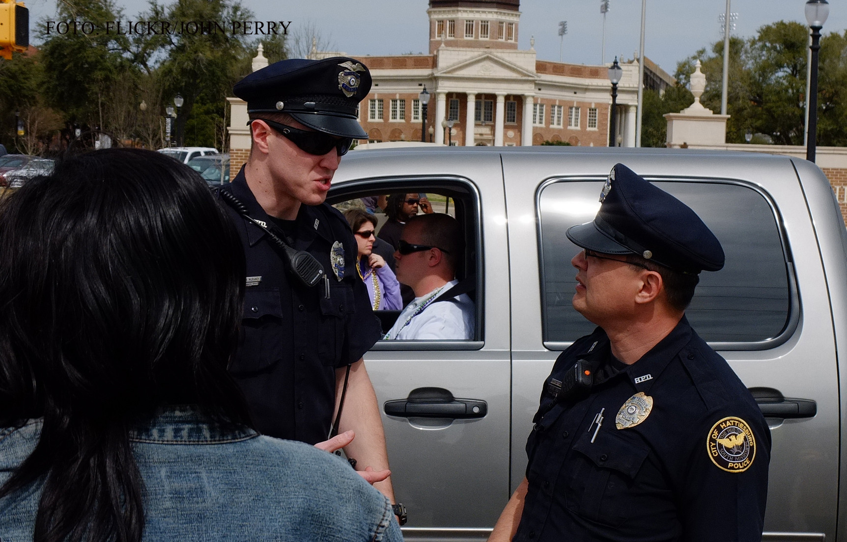 Politisti ucisi la datorie in statul american Mississippi. Suspectii sunt doi barbati de culoare