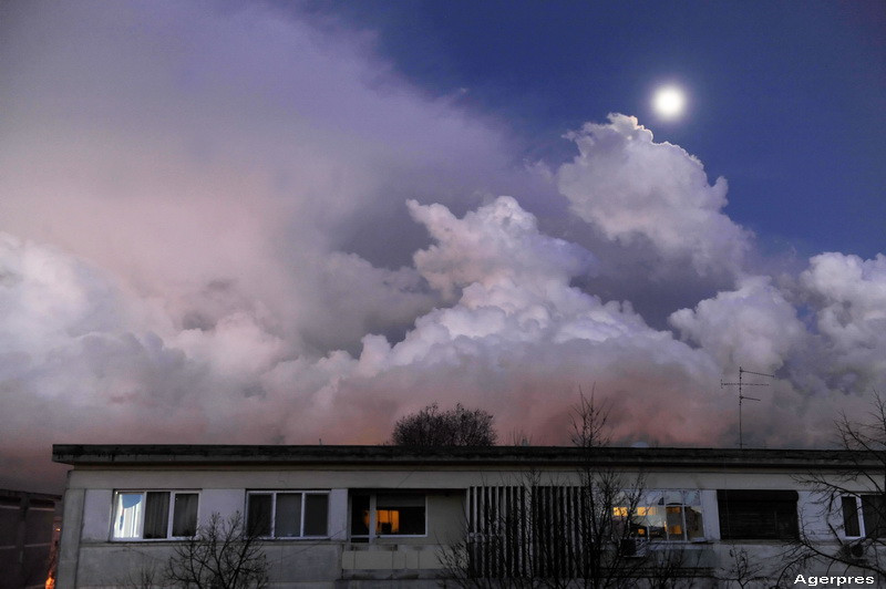 Vremea pe litoral se strica, iar turistii vor avea parte de ploi si instabilitate. Ce temperaturi vor fi in restul tarii