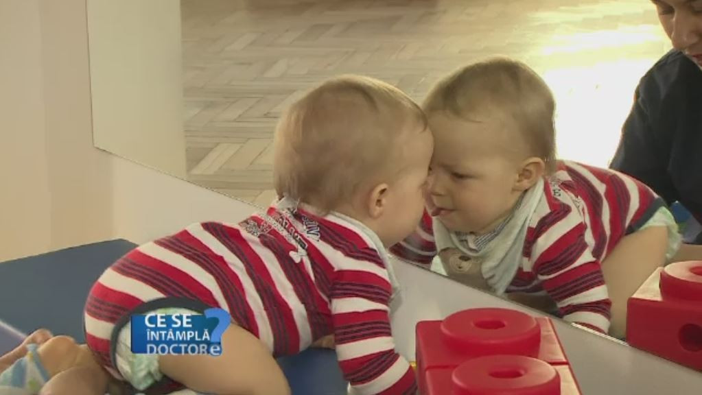 Detaliile care trebuie privite cu atentie la copii: mersul, pozitia umerilor sau felul in care paseste. Explicatia medicilor