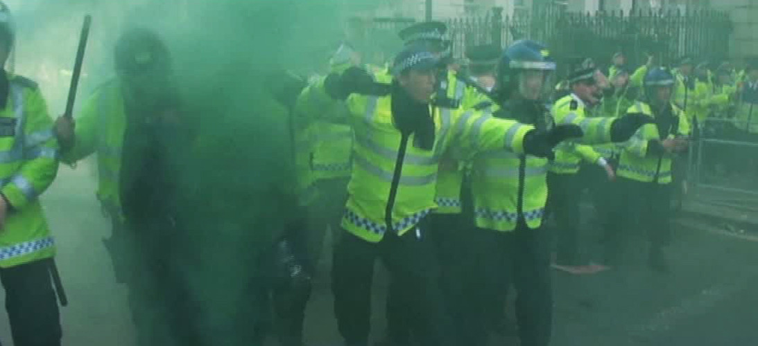 Proteste violente impotriva premierului Marii Britanii. Cum le-a raspuns nemultumitilor David Cameron