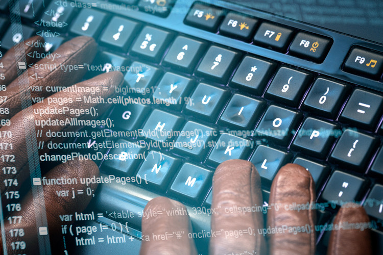 Greselile bancilor ii ajuta pe hackeri sa ne fure banii. Primul troian "românizat" infecteaza zilnic 1000 de calculatoare