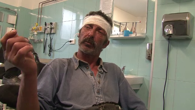 Un cioban care isi pastea oile pe un teren privat a fost impuscat de proprietar. Pistolarul a chemat apoi politia