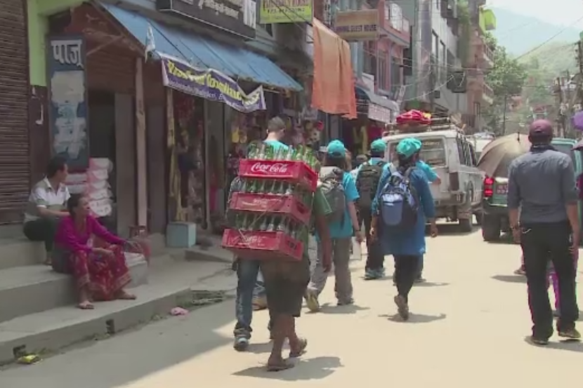 O echipa ProTV este alaturi de UNICEF in Nepal. SMS-ul prin care puteti ajuta si voi copiii sa-si recapete speranta