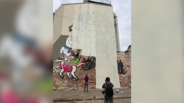 Zidul care imparte Romania: ce se intampla acum dupa ce desenul cu Sf. Gheorghe a fost acoperit