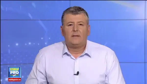 Mad Max: Fury Road: Tom Hardy si Charlize Theron infrunta desertul, intr-o lume apocaliptica. Filmul a avut premiera in L.A